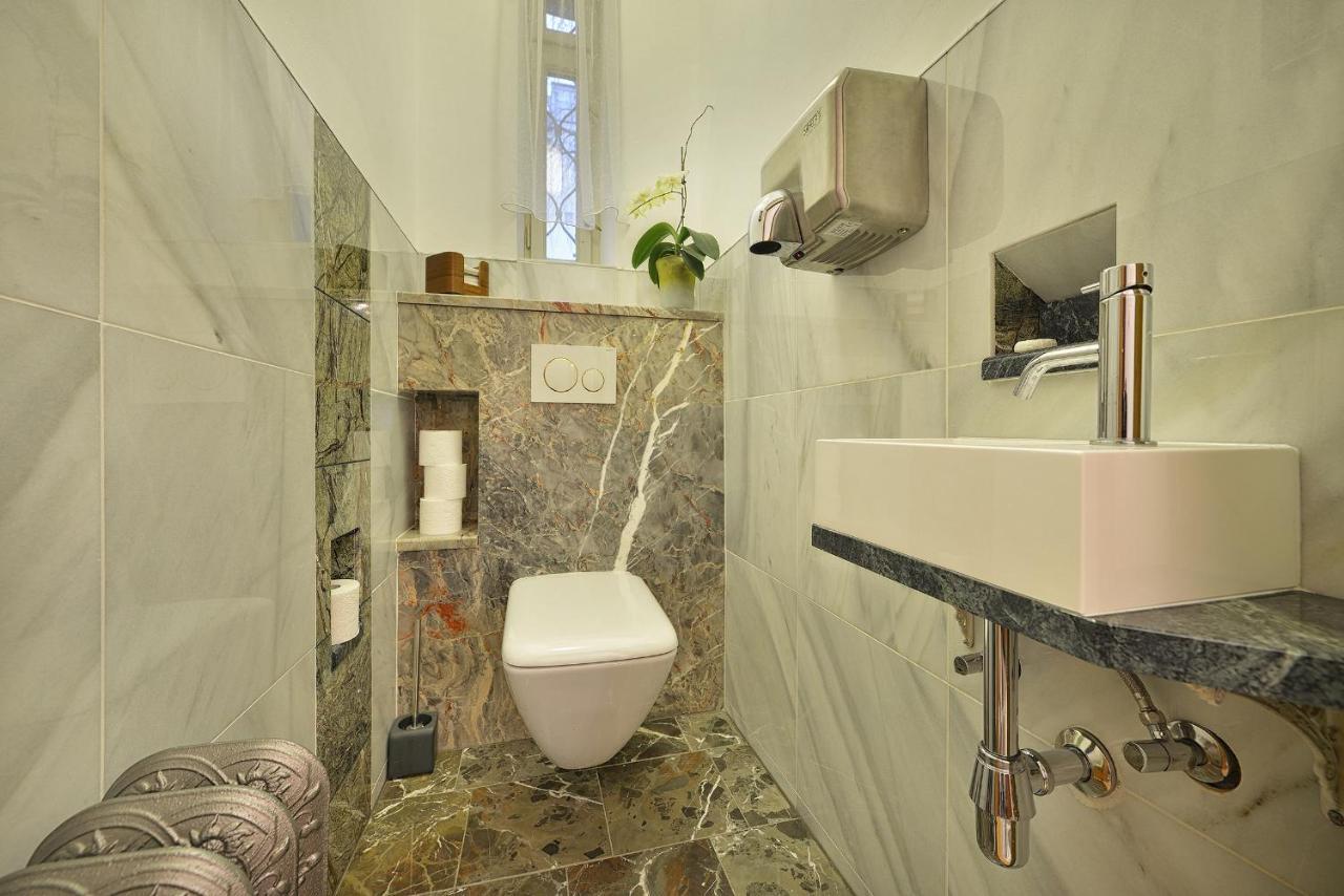 Apartman Dalia Janackovo Nabrezi Прага Екстер'єр фото
