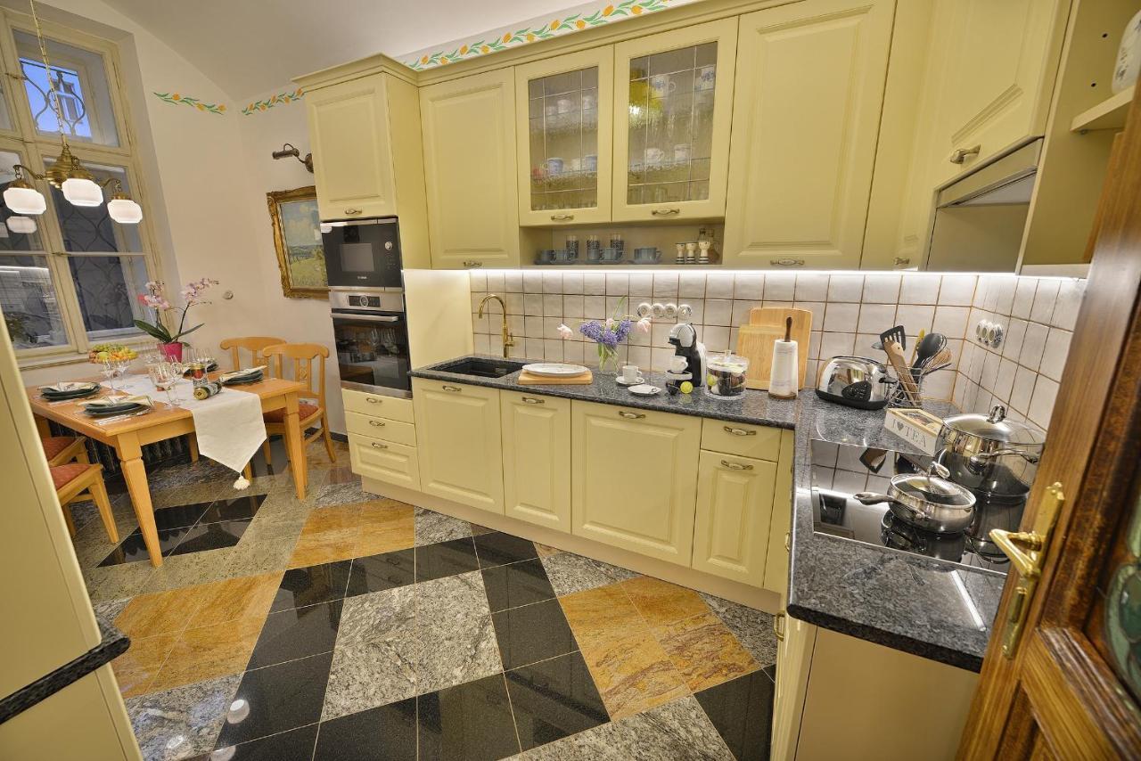 Apartman Dalia Janackovo Nabrezi Прага Екстер'єр фото