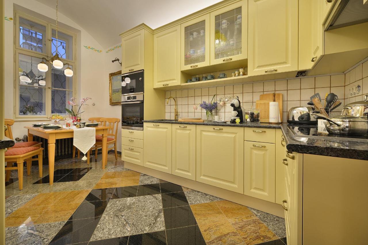 Apartman Dalia Janackovo Nabrezi Прага Екстер'єр фото